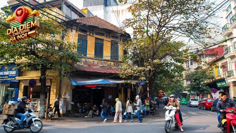 Lịch sử và kiến trúc độc đáo của Phố Hàng Ngang