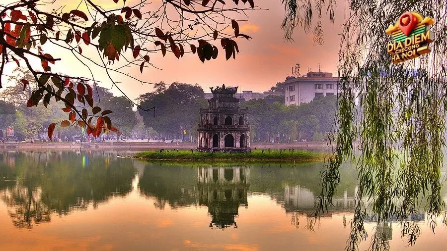 Hồ Gươm – trung tâm của thủ đô