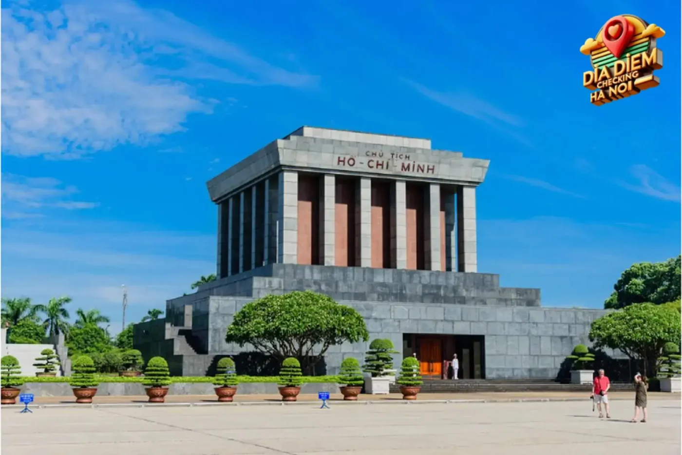 Trang phục và quy định khi viếng Lăng