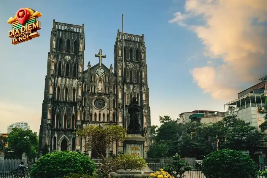 Nét kiến trúc Gothic đặc trưng của Nhà thờ Lớn