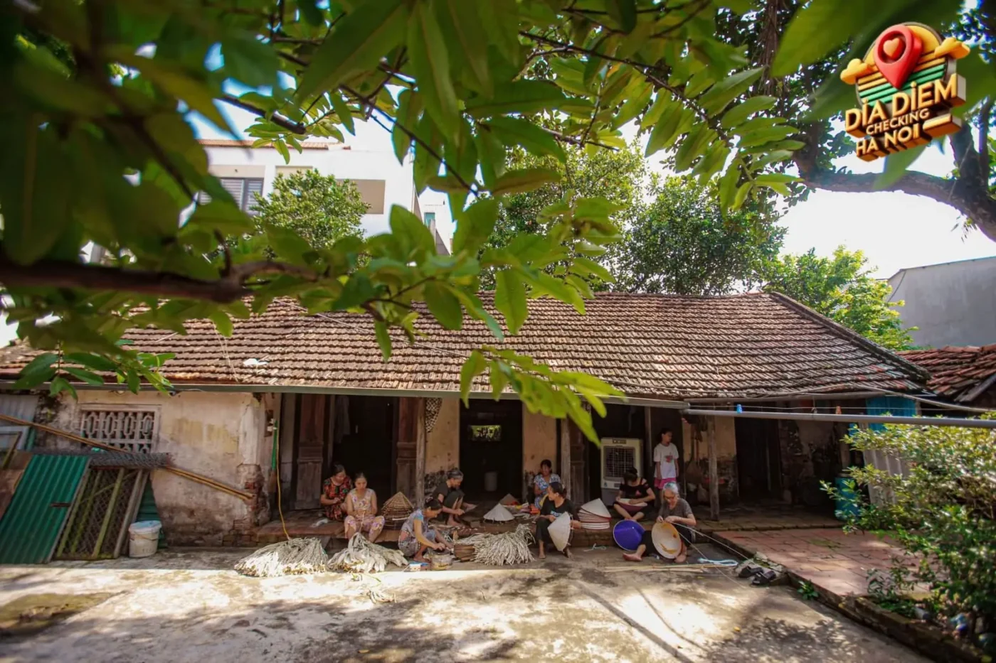 Khám phá nét đẹp văn hóa và du lịch làng nón Chuông